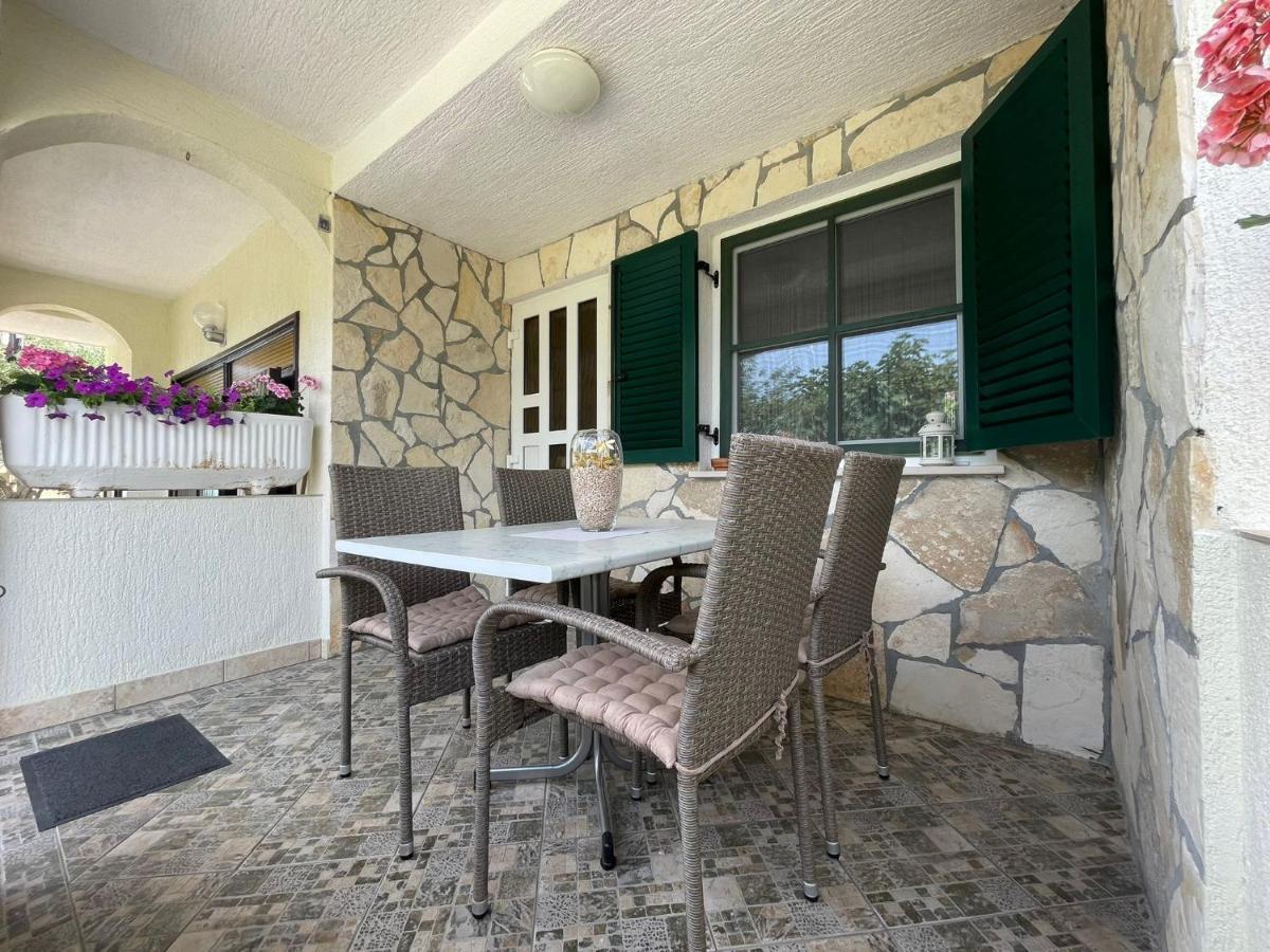 Apartman Veronika 브르시 외부 사진